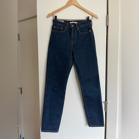 Levi’s wedgie Icon fit tapered jeans 🥰🥰🥰 - Picture 4 of 10